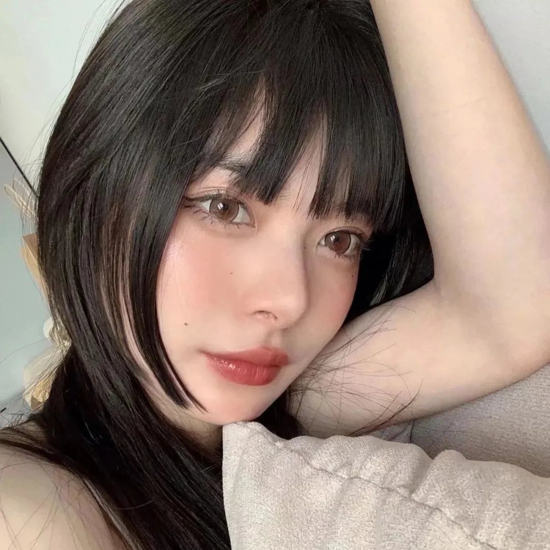 赤裸的公务员